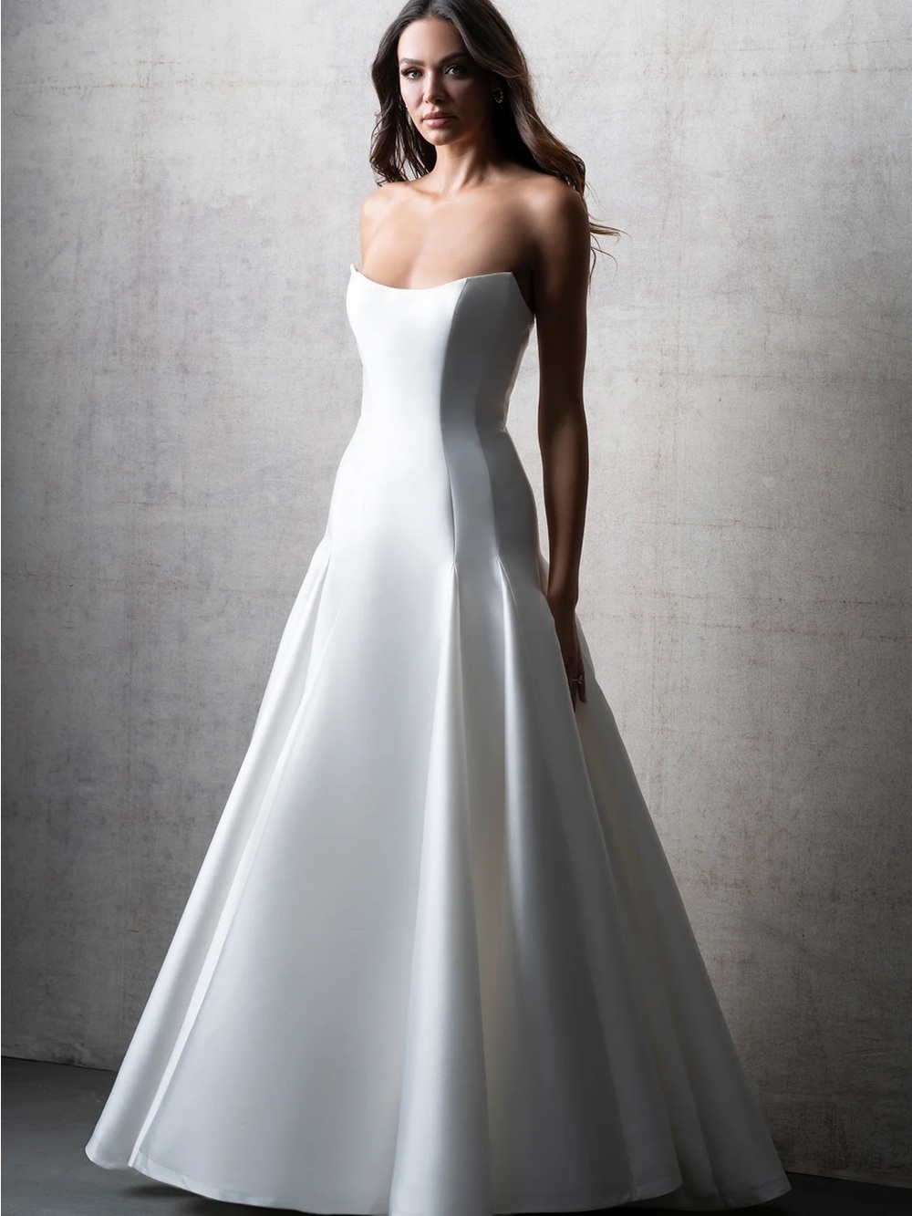 Brand New Unaltered Allure Couture C750 Bridal Dress - Size 6